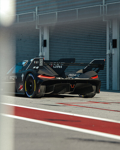 KoenigseggAbsolutLMH_Pitstop4