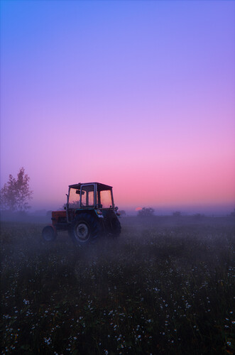 Tractor_sunrise