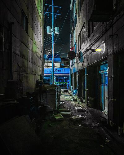 Busan alley at night