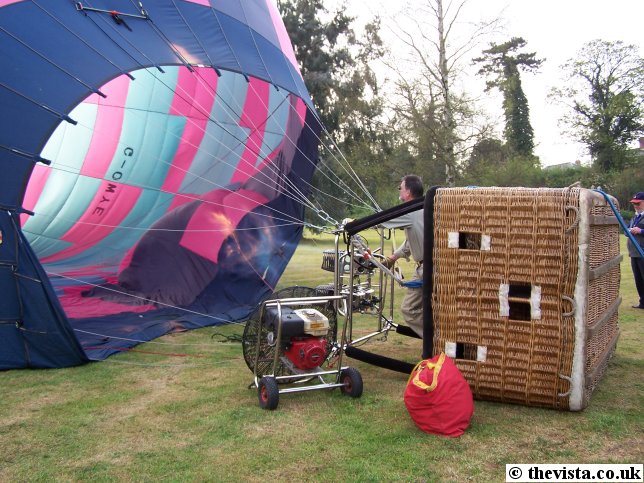 http://www.ross-on-wye.com/images/places/ross/air_balloon/hot_air_balloon.jpg