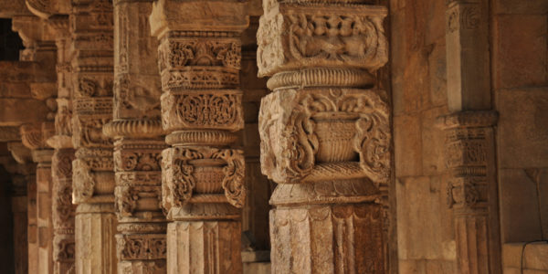 pillars-temple-carvings-stone-india-600x300