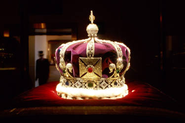 Crown-Jewels-London-display